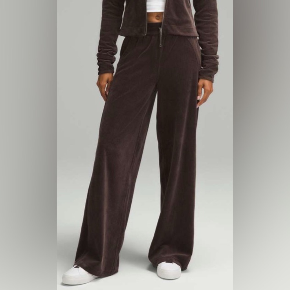 Lululemon Scuba Espresso 32” Wide-Leg Velvet Cord Pants Sz 10 Square Retail $148